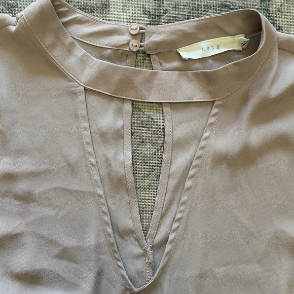 Lush V Neck Cut Out Long Sleeve Top - Picture 2 of 5